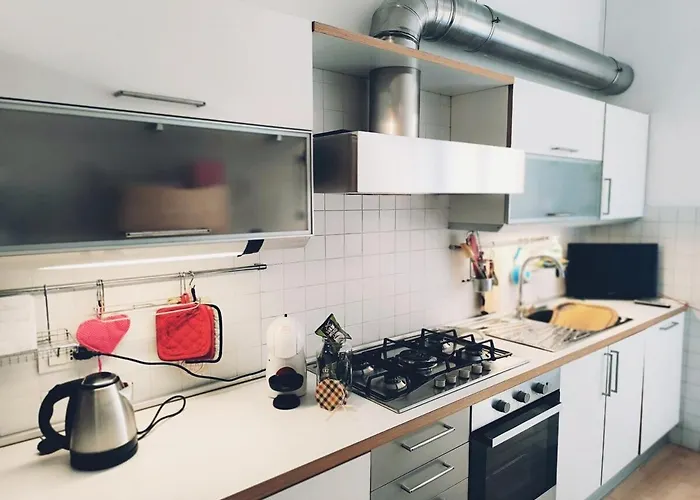 Elegant 5 Minutes From The Subway Apartment