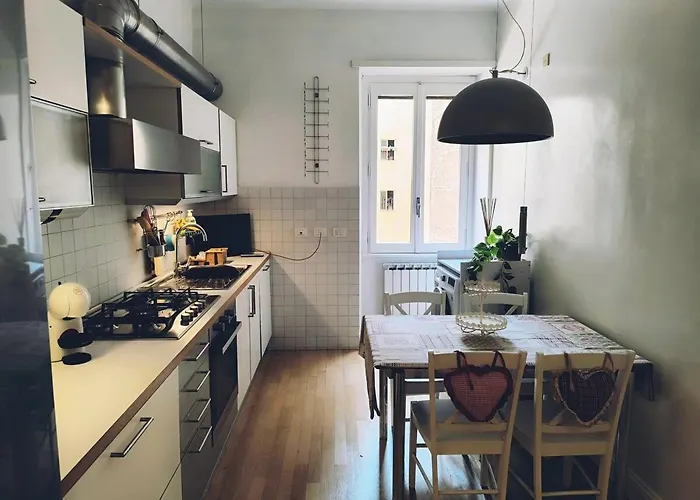 Elegant 5 Minutes From The Subway *