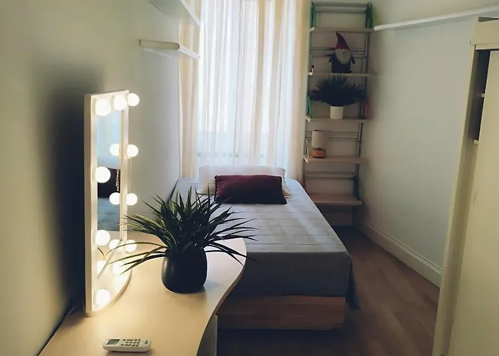 Elegant 5 Minutes From The Subway Apartment