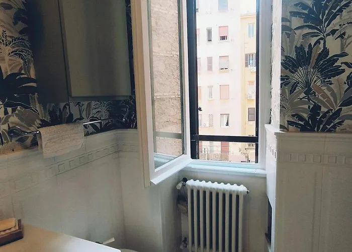 Elegant 5 Minutes From The Subway Apartment *